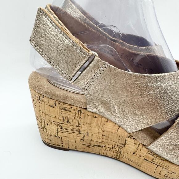 CLARKS Caslynn Diem High Heel Wedge Sandal Gold Metallic Size 7 Office Dressy - Picture 3 of 14